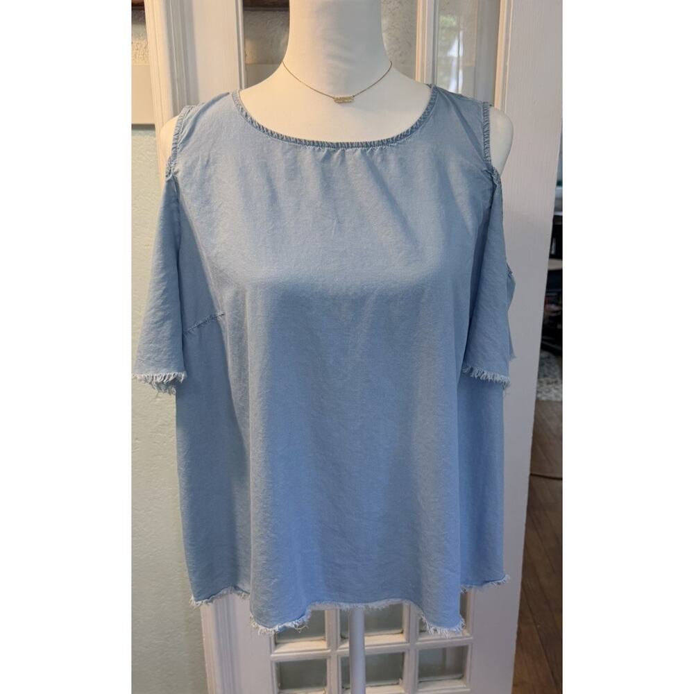 J Jill Denim Top Womens Medium Light Blue Cold Shoulder Fringe Edge Lightweight